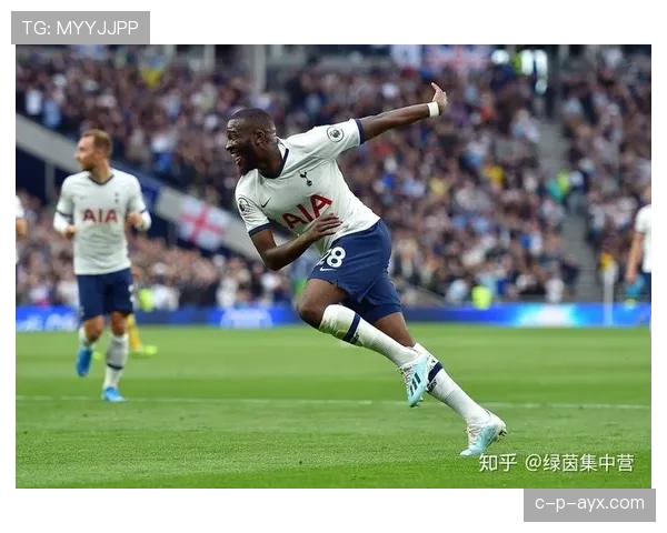 恩东贝莱教练盛赞球队状态迅速回暖，期待实现更大突破