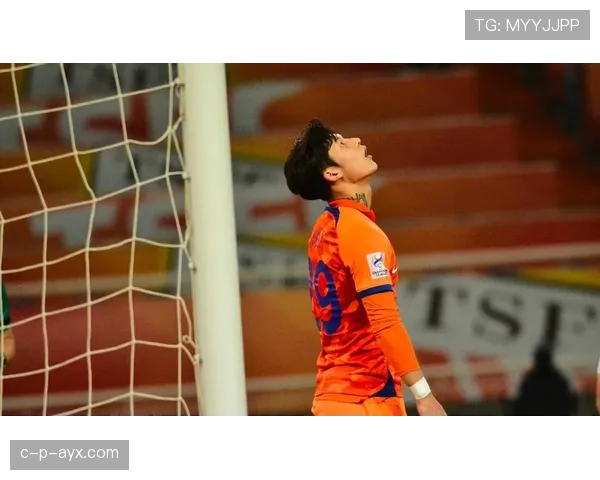 德甲冬窗引援激战正酣,多家劲旅争抢顶级前锋 德甲冬窗引援激战正酣,多家劲旅争抢顶级前锋