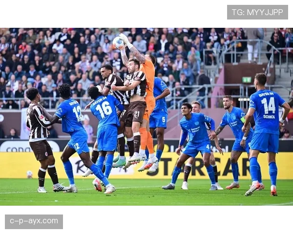 奥德加德中场表现稳健,助力球队争夺胜利状态回暖 奥德加德中场表现稳健,助力球队争夺胜利状态回暖