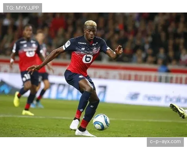 奥斯梅恩与伊萨克:身体流与技术流前锋风格对比分析 奥斯梅恩与伊萨克:身体流与技术流前锋风格对比分析