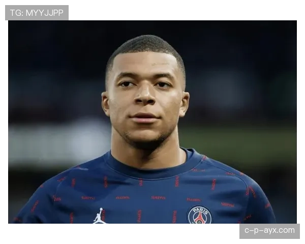 姆巴佩是否适配中锋角色:战术定位与终结效率分析 姆巴佩是否适配中锋角色:战术定位与终结效率分析