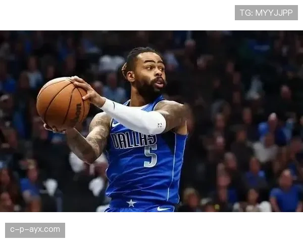 拉塞尔开放式挡拆主导防守节奏，碾压同期内线竞争对手