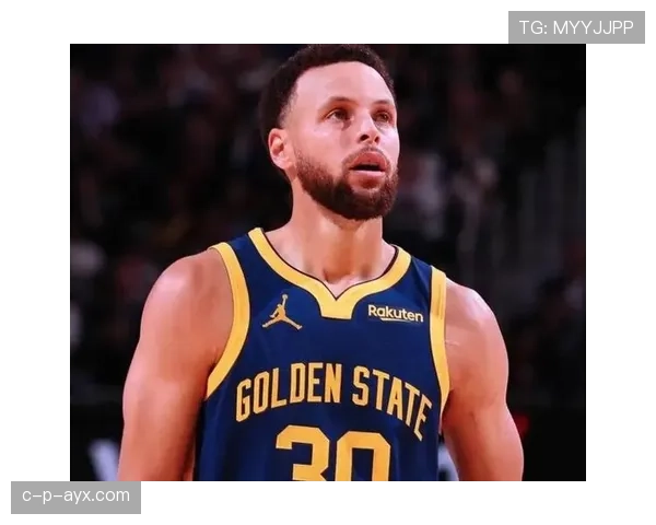 库里赛场上秒变神射，家里竟然是儿童乐园？这反差怕谁受得了！